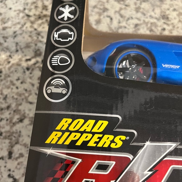 Dodge Viper Remote control SRT-10 blue- white car - Picture 3 of 14